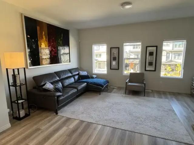 3 Bedroom Townhouse Edmonton AB 106134532