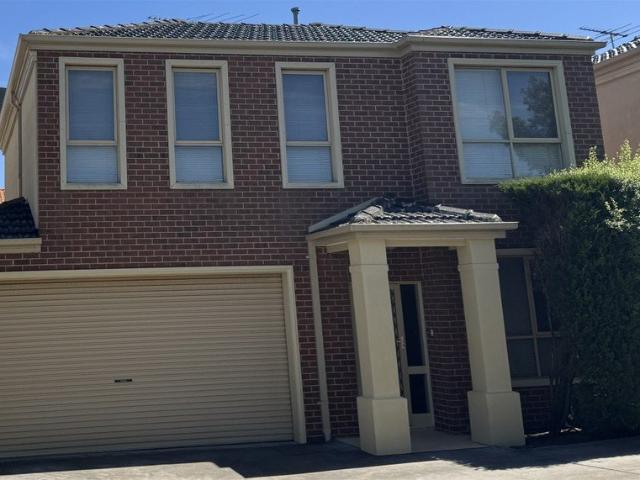 3 bedroom Townhouse For Lease SYDENHAM VIC 3037