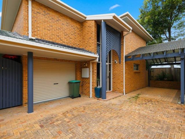 3 bedroom townhouse for rent in Booner St, Hawks Nest