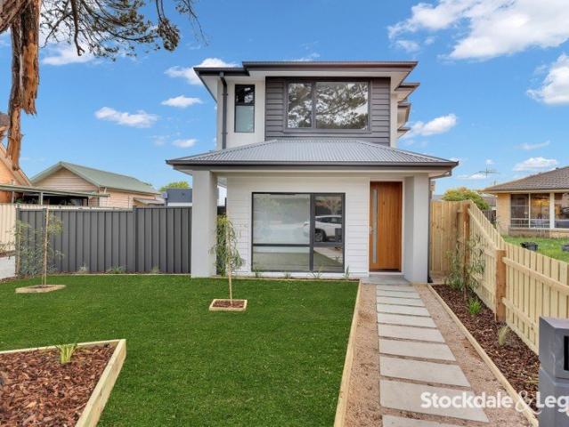 3 BEDROOM TOWNHOUSE FOR RENT IN LAVERTON !