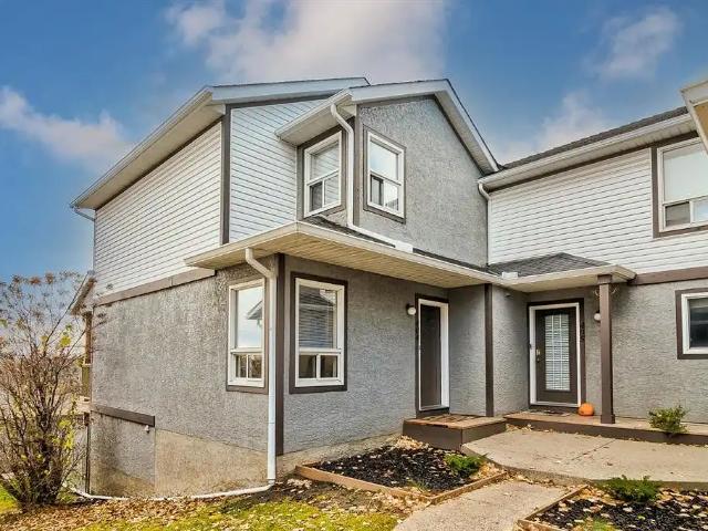 3 Bedroom Townhouse for Rent in Signal Hill Green SW – Available 30th August, 20