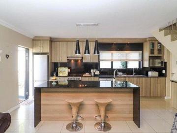3 Bedroom Townhouse for Rent – St Baxter Complex, Central Durbanville