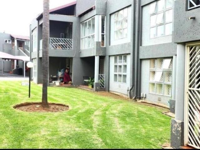 3 Bedroom Townhouse For Sale in Mulbarton