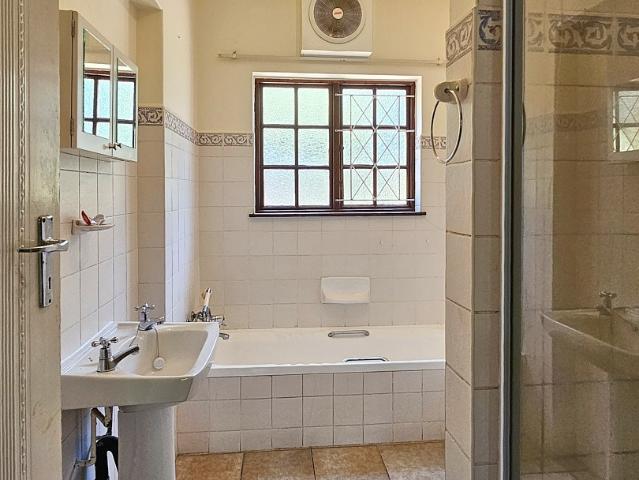 3 Bedroom Townhouse For Sale in Margate