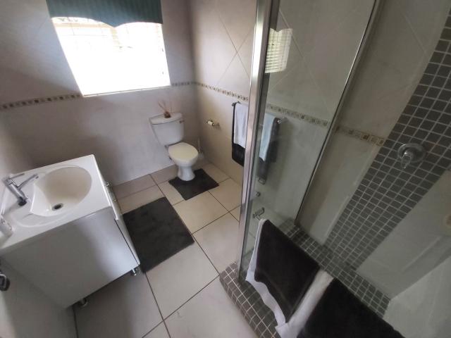 3 Bedroom Townhouse For Sale in Meiringspark