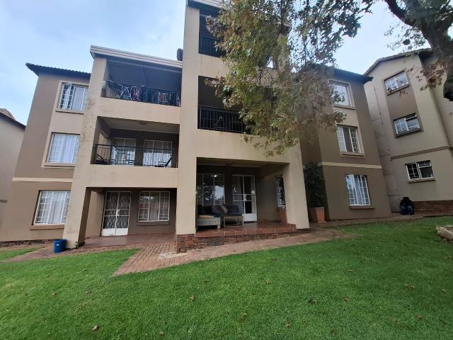 3 Bedroom Townhouse For Sale in Meredale