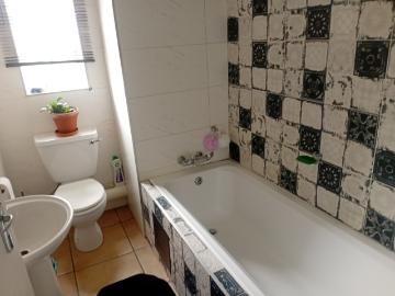 3 Bedroom Townhouse For Sale in Meredale