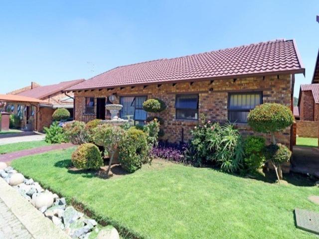 3 Bedroom Townhouse For Sale in Meredale