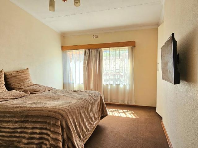3 Bedroom Townhouse For Sale in Meredale