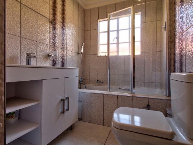 3 Bedroom Townhouse For Sale in Meredale