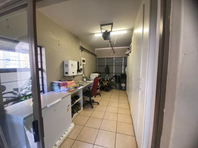 3 Bedroom Townhouse For Sale in Meyersdal