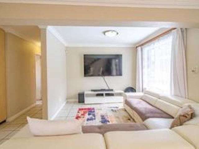 3 Bedroom Townhouse For Sale in Meyersdal
