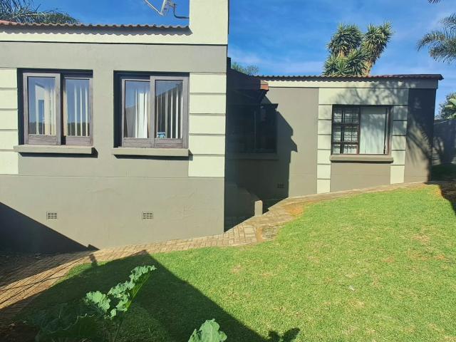 3 Bedroom Townhouse For Sale in Meyersdal