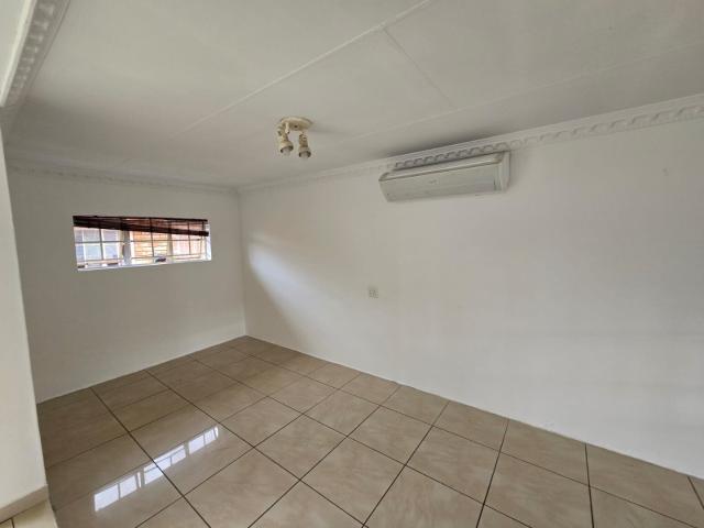 3 Bedroom Townhouse For Sale in Meyerspark