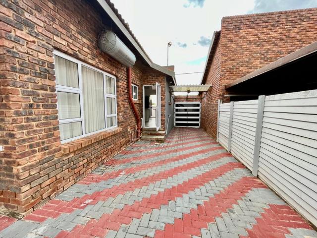 3 Bedroom Townhouse For Sale in Modimolle Rural