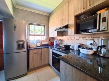 3 Bedroom Townhouse For Sale in Montana