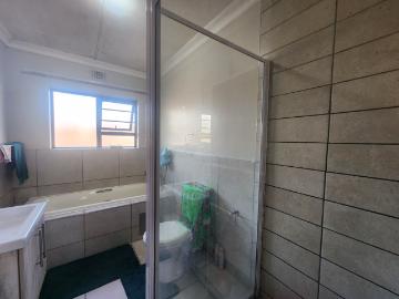 3 Bedroom Townhouse For Sale in Montana