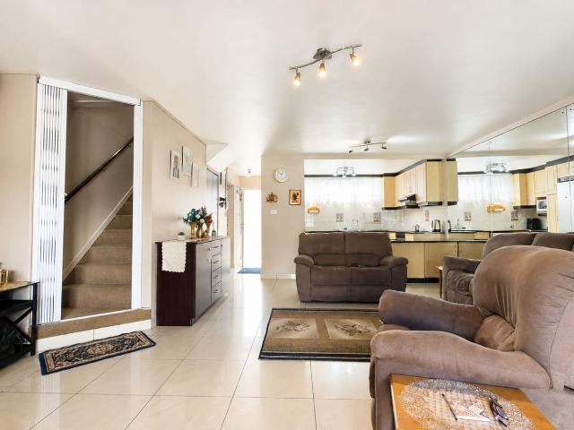 3 Bedroom Townhouse For Sale in Morningside