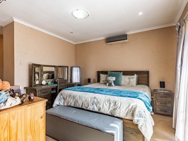 3 Bedroom Townhouse For Sale in Moreleta Park