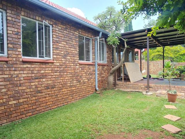 3 Bedroom Townhouse For Sale in Moreleta Park