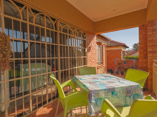 3 Bedroom Townhouse For Sale in Moreleta Park