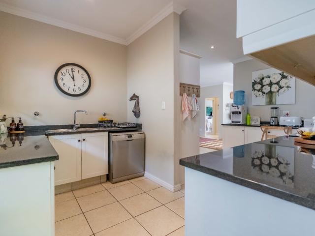 3 Bedroom Townhouse For Sale in Mount Edgecombe Country Club Estate