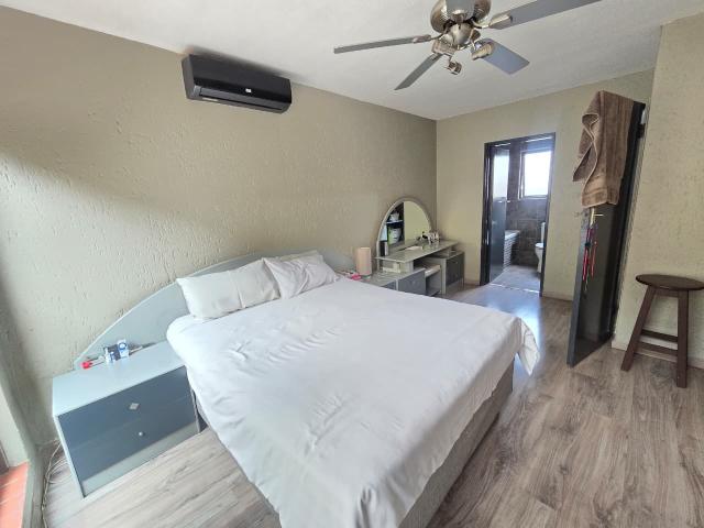 3 Bedroom Townhouse For Sale in New Market Park