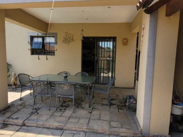 3 Bedroom Townhouse For Sale in New Redruth