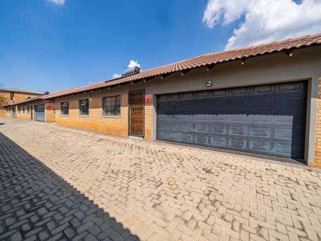 3 Bedroom Townhouse For Sale in New Redruth