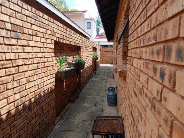 3 Bedroom Townhouse For Sale in New Redruth