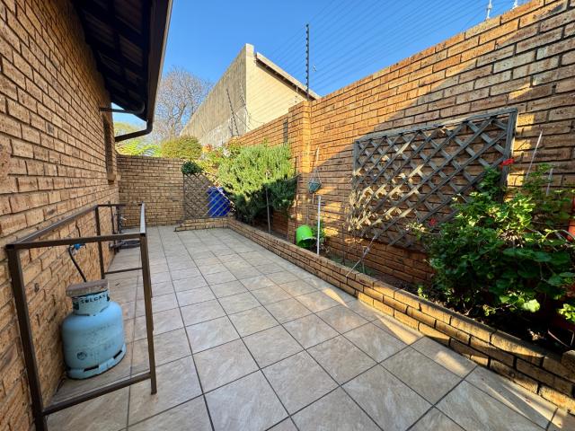 3 Bedroom Townhouse For Sale in New Redruth