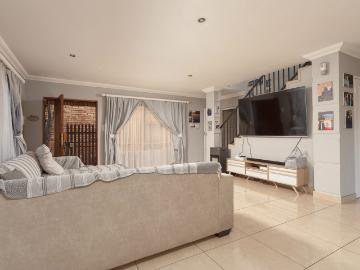 3 Bedroom Townhouse For Sale in New Redruth