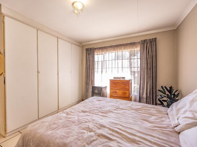 3 Bedroom Townhouse For Sale in Newlands