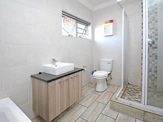 2 Bedroom Townhouse For Sale in Noordhang