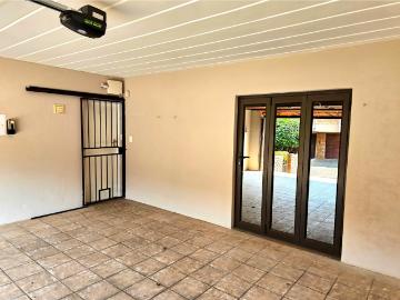 3 Bedroom Townhouse For Sale in Noordheuwel