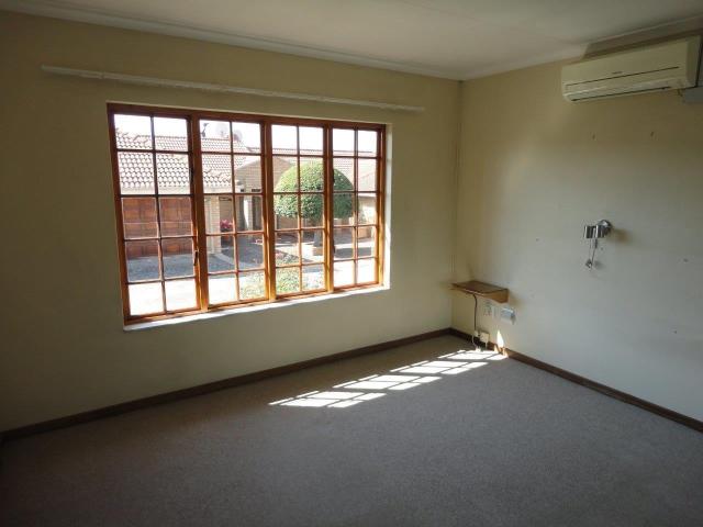 3 Bedroom Townhouse For Sale in North Riding