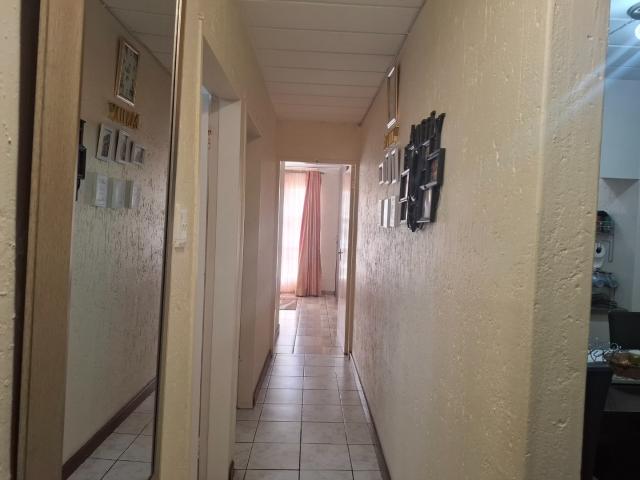 3 Bedroom Townhouse For Sale in Oakdene