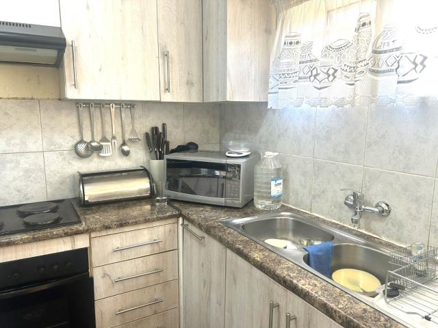 3 Bedroom Townhouse For Sale in Oakdene