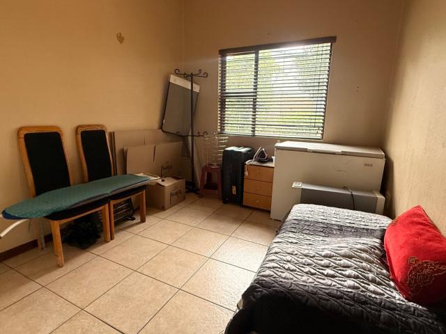 3 Bedroom Townhouse For Sale in Oakdene