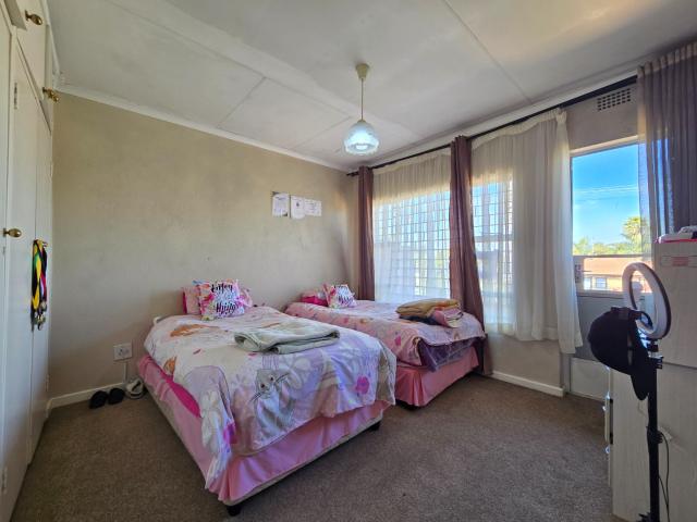 3 Bedroom Townhouse For Sale in Oakdene