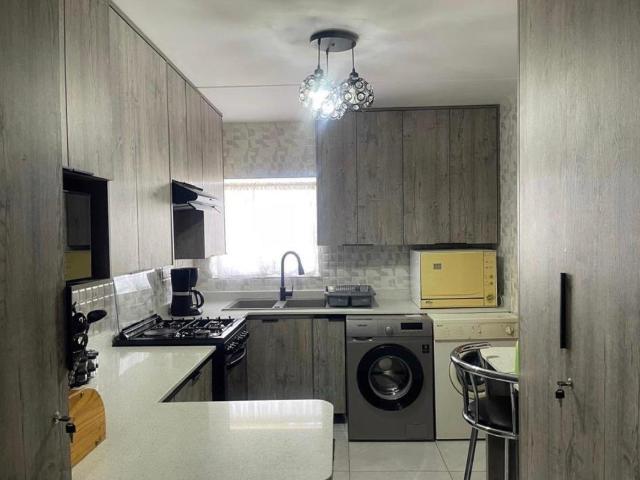 3 Bedroom Townhouse For Sale in Oakdene
