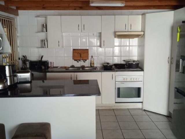 3 Bedroom Townhouse For Sale in Oakdene