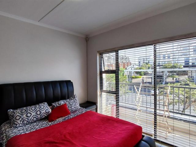 3 Bedroom Townhouse For Sale in Oakdene