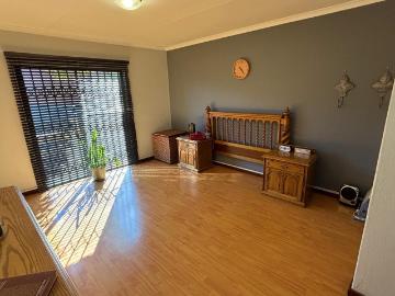 3 Bedroom Townhouse For Sale in Oakdene