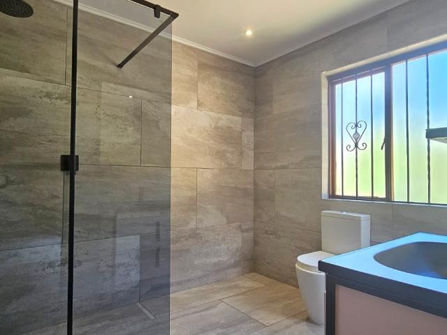 3 Bedroom Townhouse For Sale in Oakdene