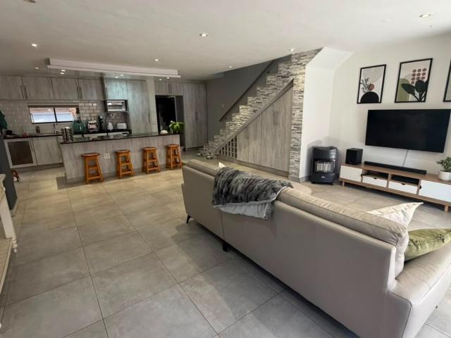 3 Bedroom Townhouse For Sale in Olympus AH