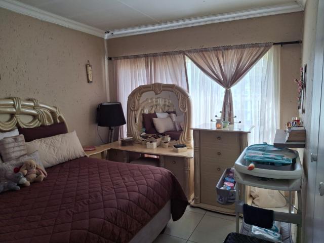 3 Bedroom Townhouse For Sale in Alberante
