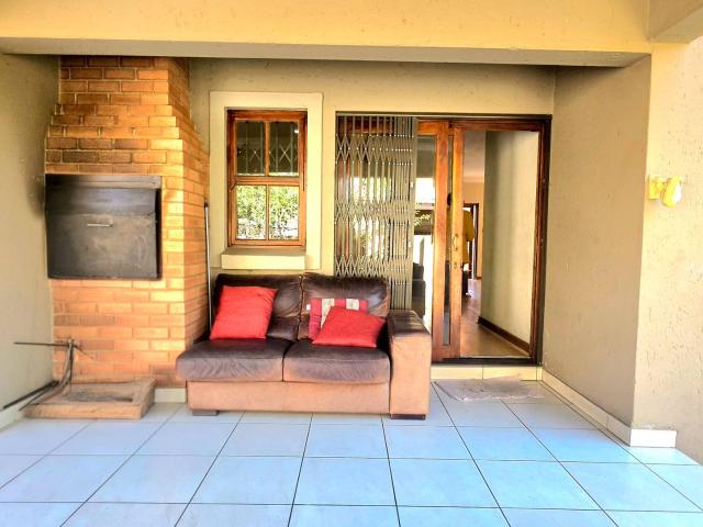 3 Bedroom Townhouse For Sale in Alberante
