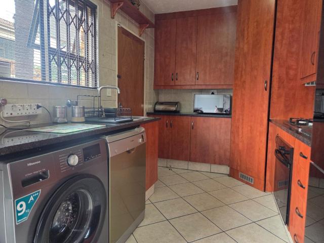 3 Bedroom Townhouse For Sale in Alberton North