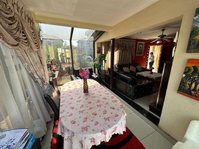 3 Bedroom Townhouse For Sale in Alberton North